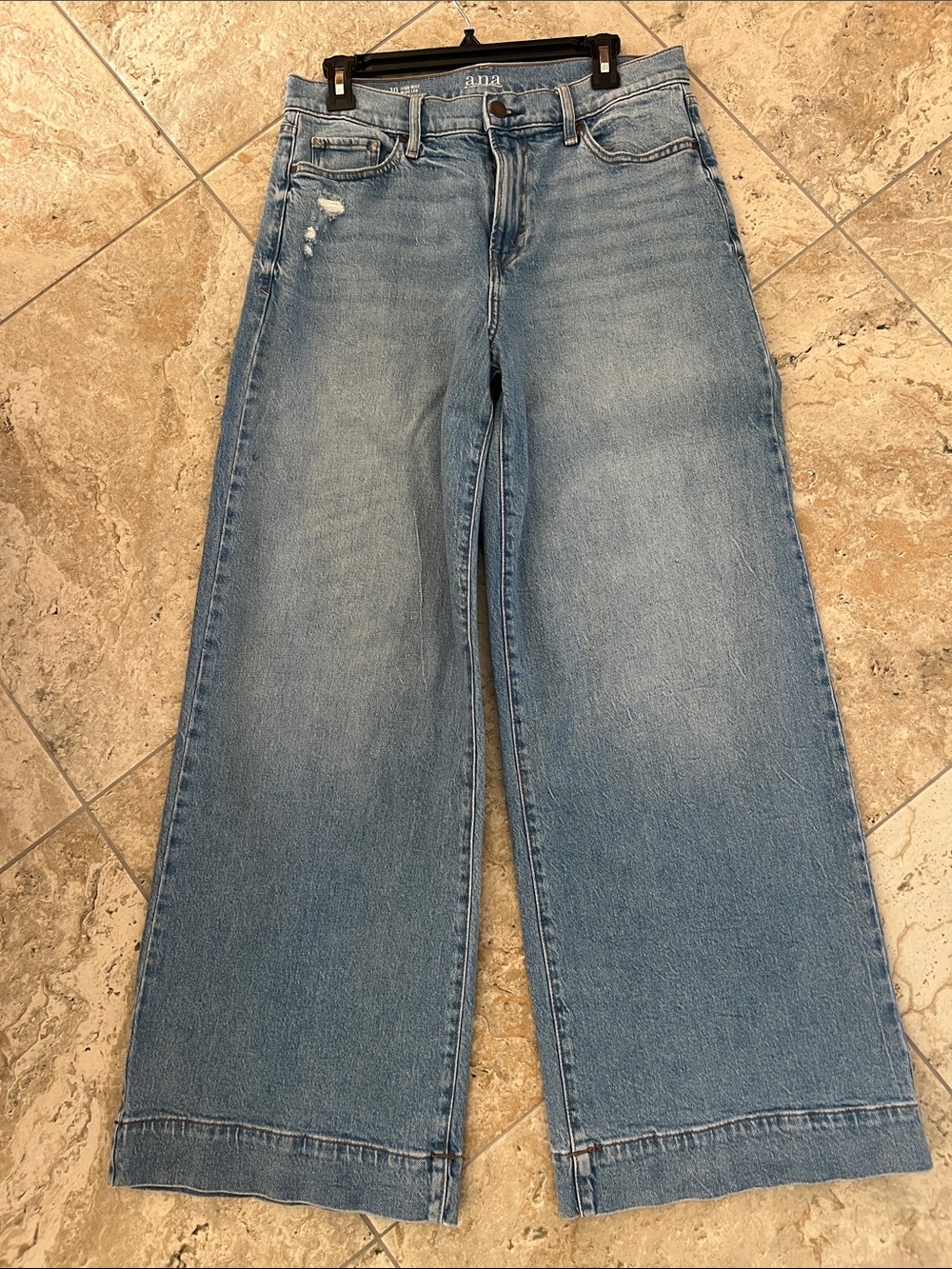 a.n.a Women's High-Rise Wide Leg Jeans in Light Denim